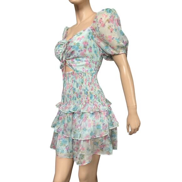 New ASTR Garland Floral Front Cutout Puff Sleeve Mini Dress in Mint Size M - Picture 12 of 16